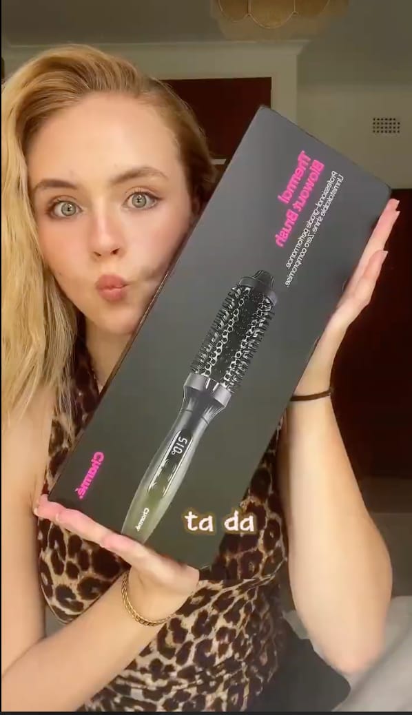 Customer photo review of Charmé Thermal Blowout Brush - Pro Grade Salon Finish