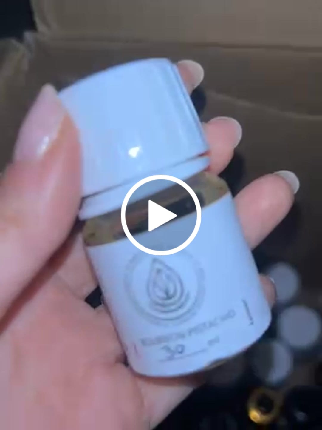 Customer video review of Fragancia BOURBON PISTACHIO