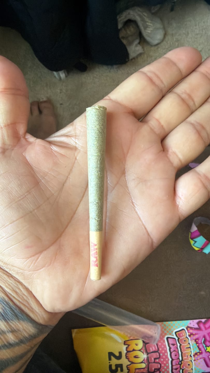 Customer photo review of Boutique Exotics - Jelly Roll - 2.5G Pre-Roll