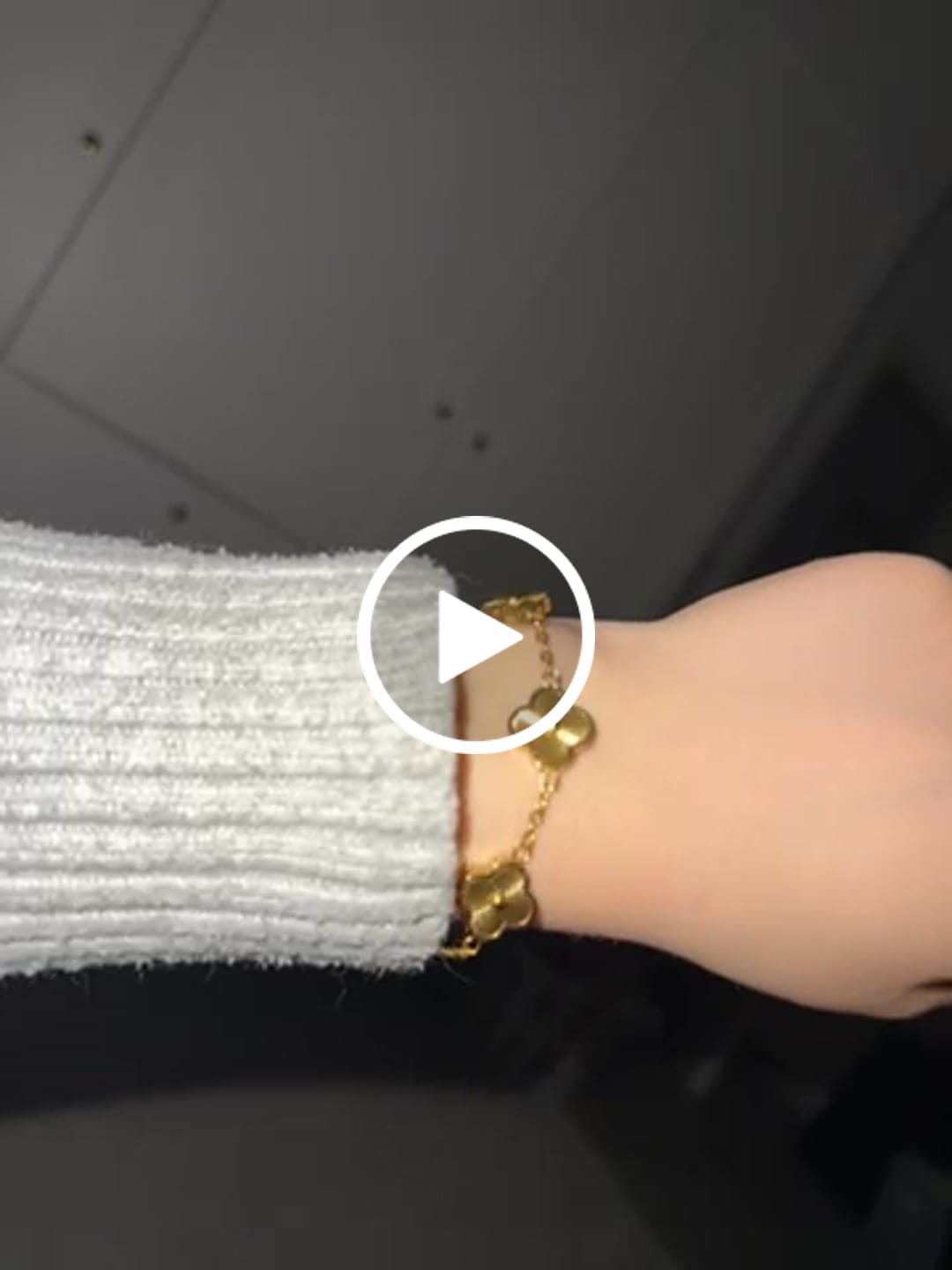 Customer video review of Golden Lucky Leaf Abbaddon Armband 14K Vergoldet