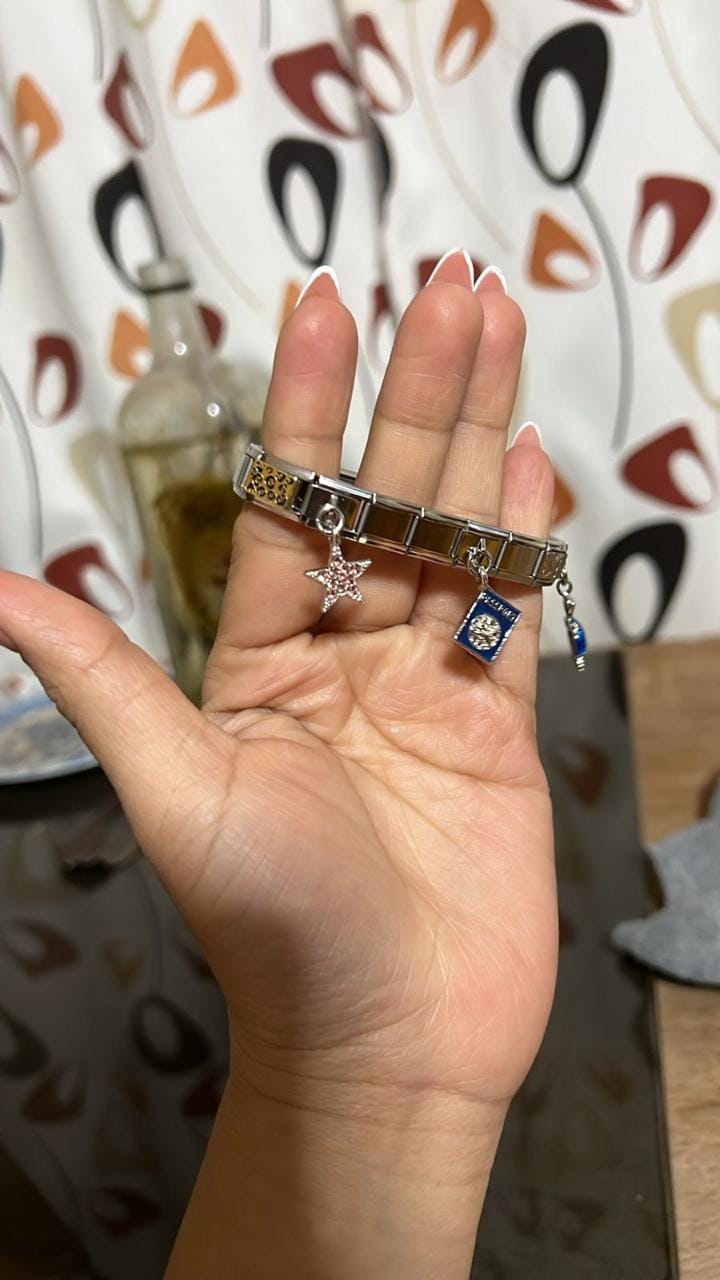 Customer photo review of Charm Estrella Rosa