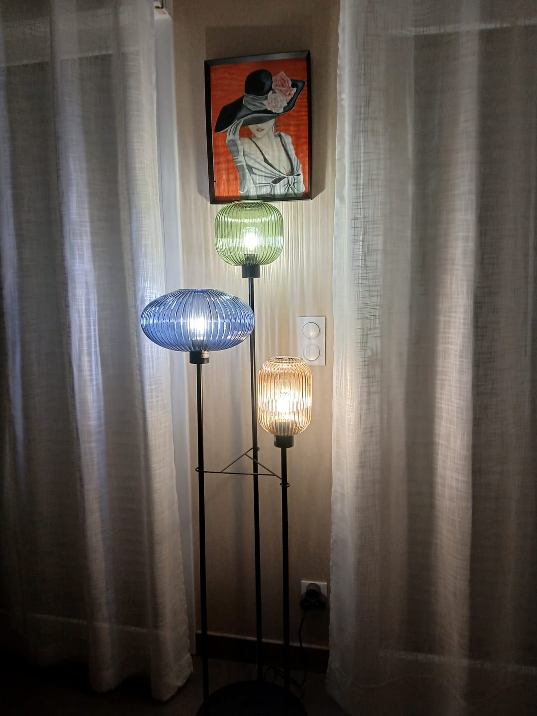 Customer photo review of Lampadaire en verre vintage CRISTALI | 3 luminaires à personnaliser
