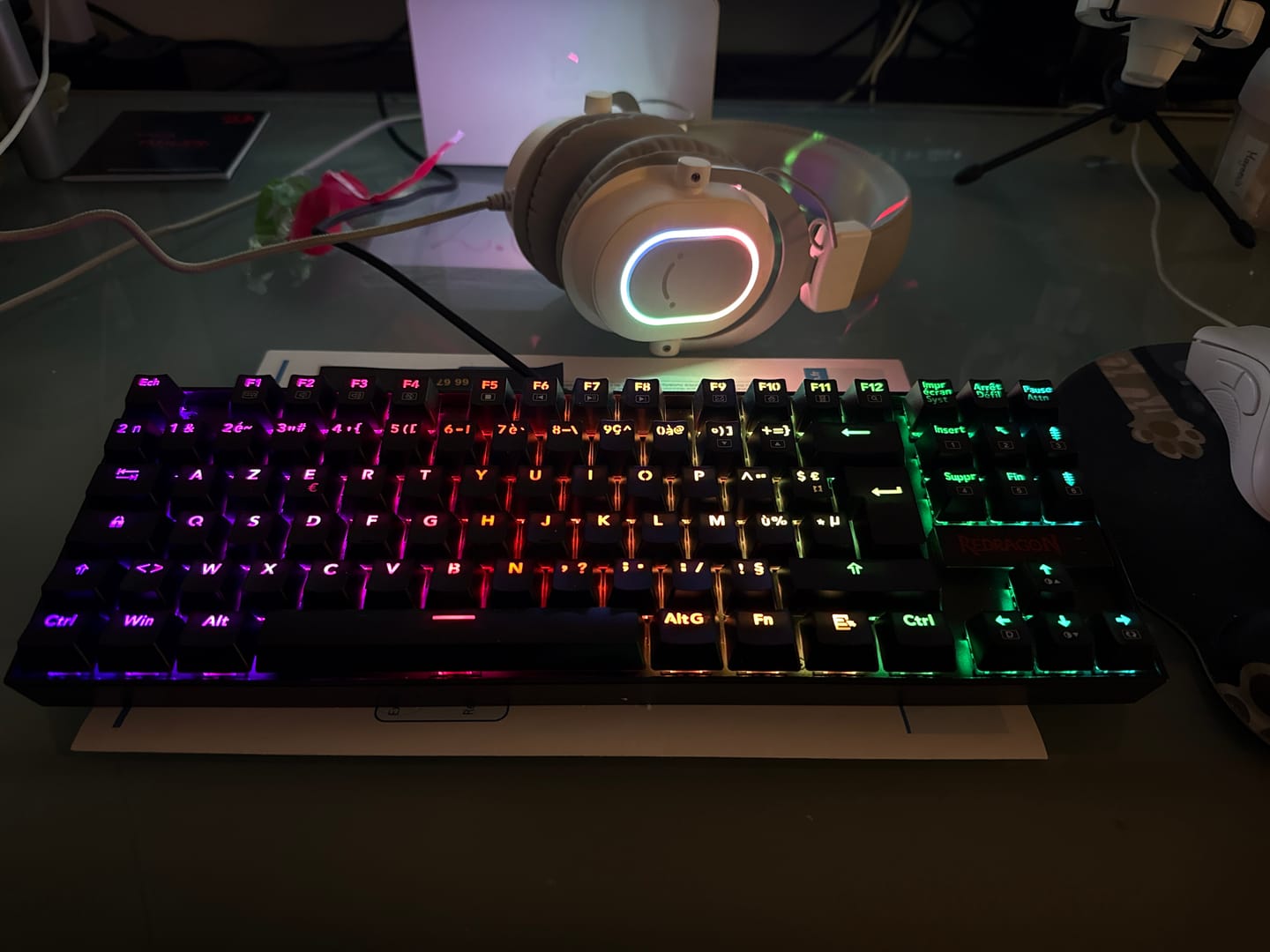 Customer photo review of Redragon K552P-KR-FR RGB TKL Mechanical Gaming Keyboard