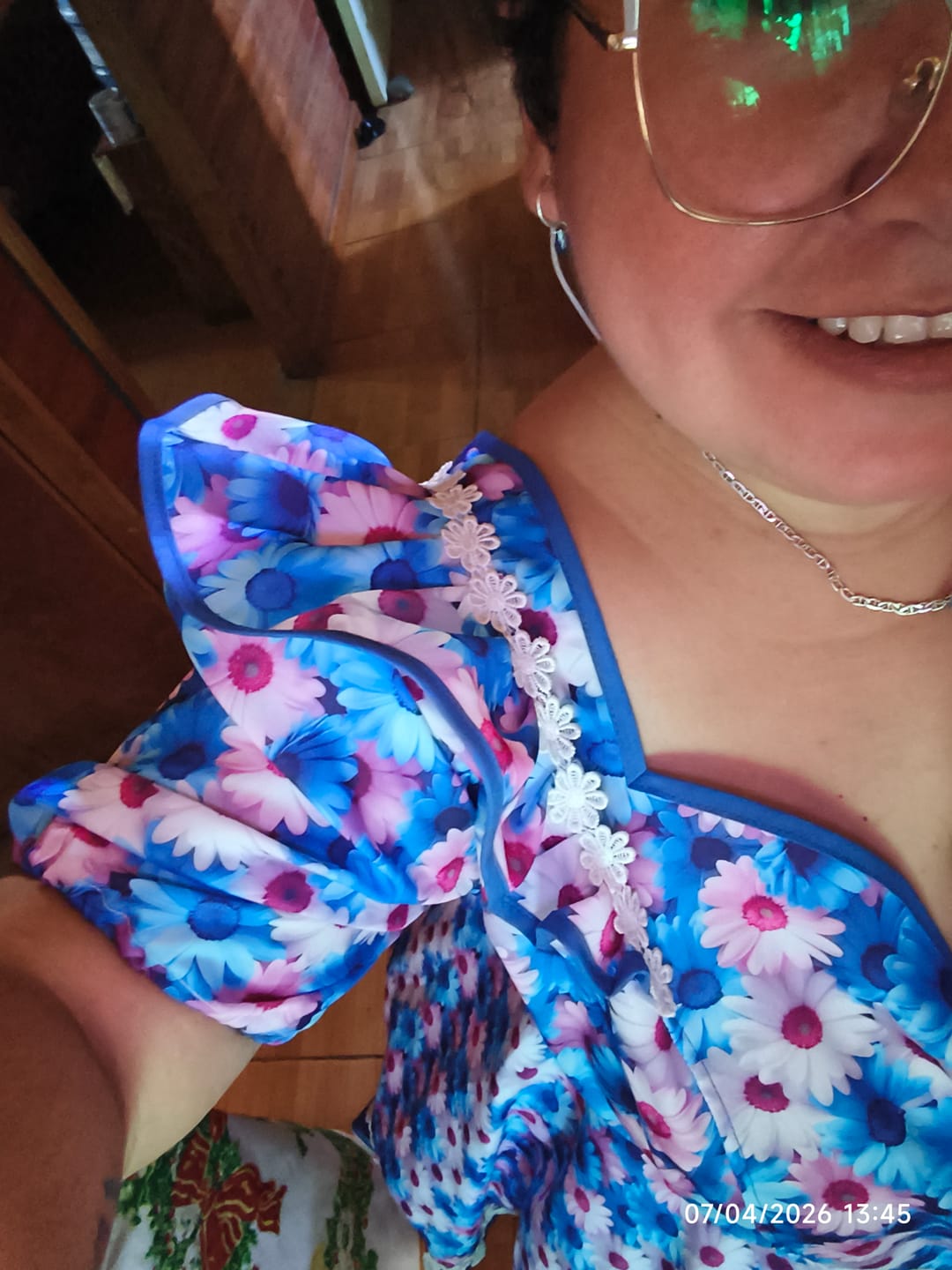 Customer photo review of Vestido de china huasa Mariposa Azul y rosado