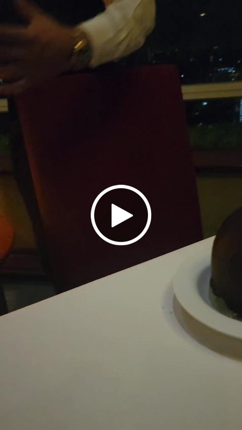 Customer video review of Mejorar postre por Esfera de Chocolate