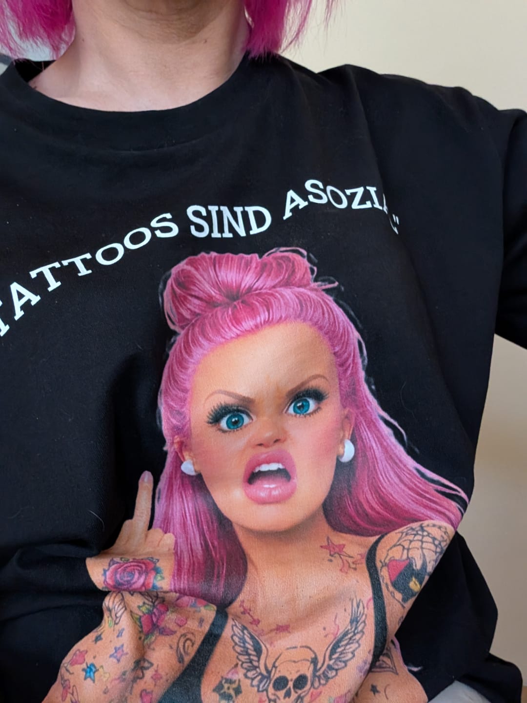 Customer photo review of Barbie (Black-Edition) - Premium Shirt (personalisierbar)