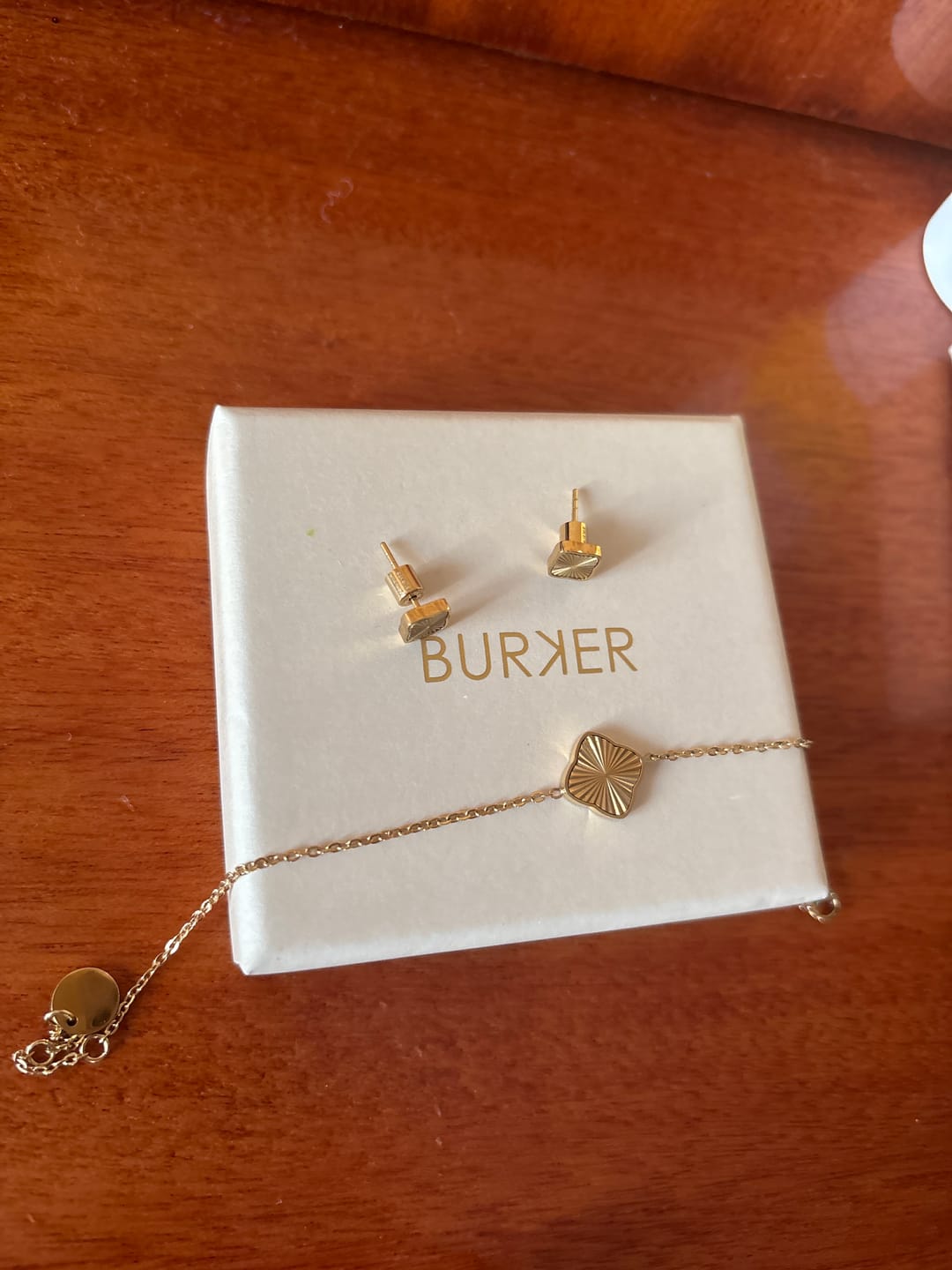 Customer photo review of Flora Gold Bracelet