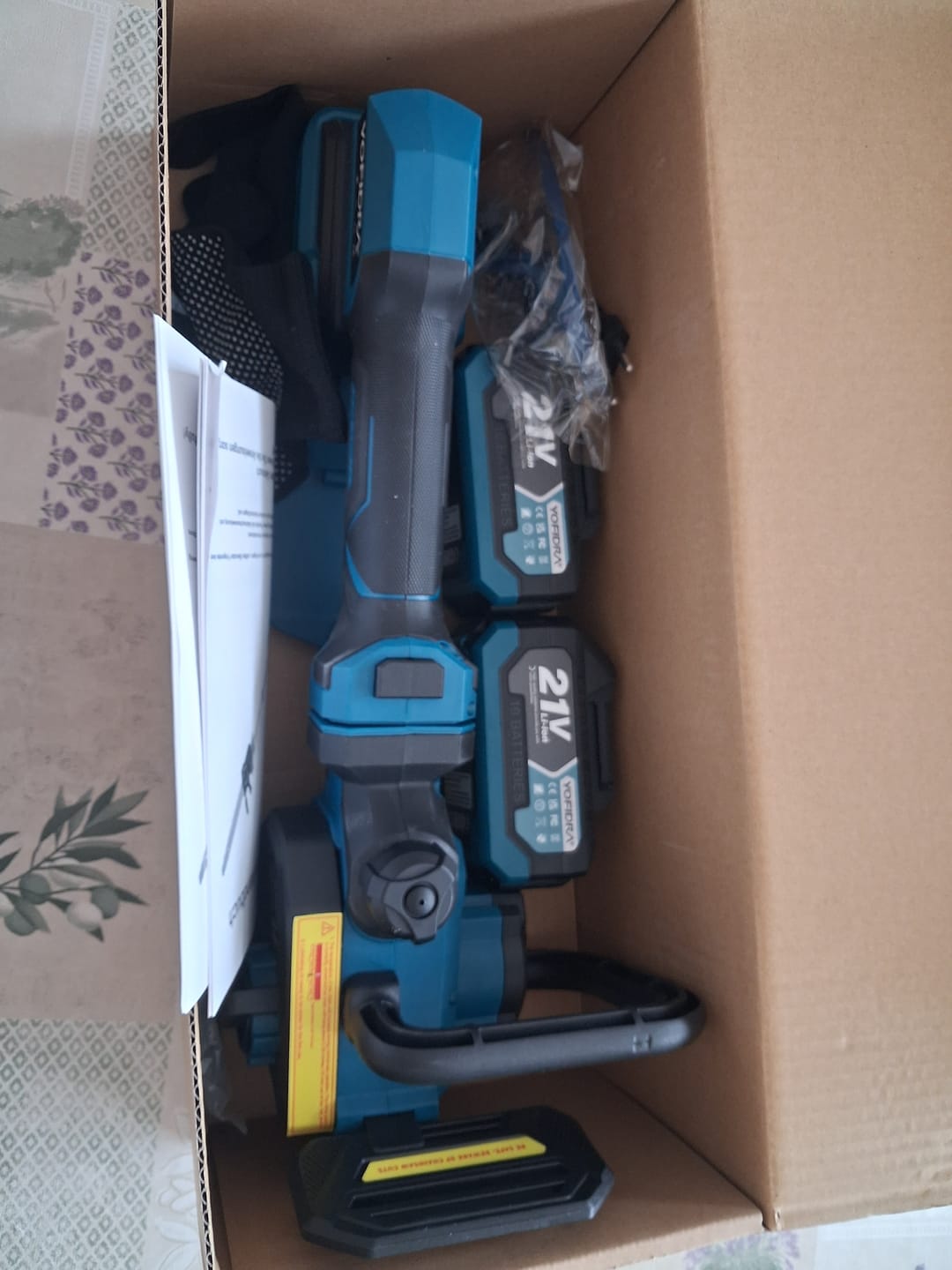 Customer photo review of YOFIDRA 12" Brushless Telescopic Pole Chainsaw Kit for Makita 18V Battery