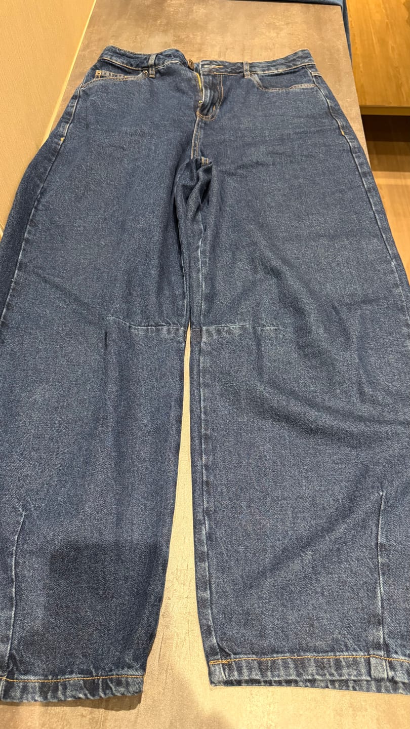 Customer photo review of Calça Jeans Balloon Baobá Azul Escuro