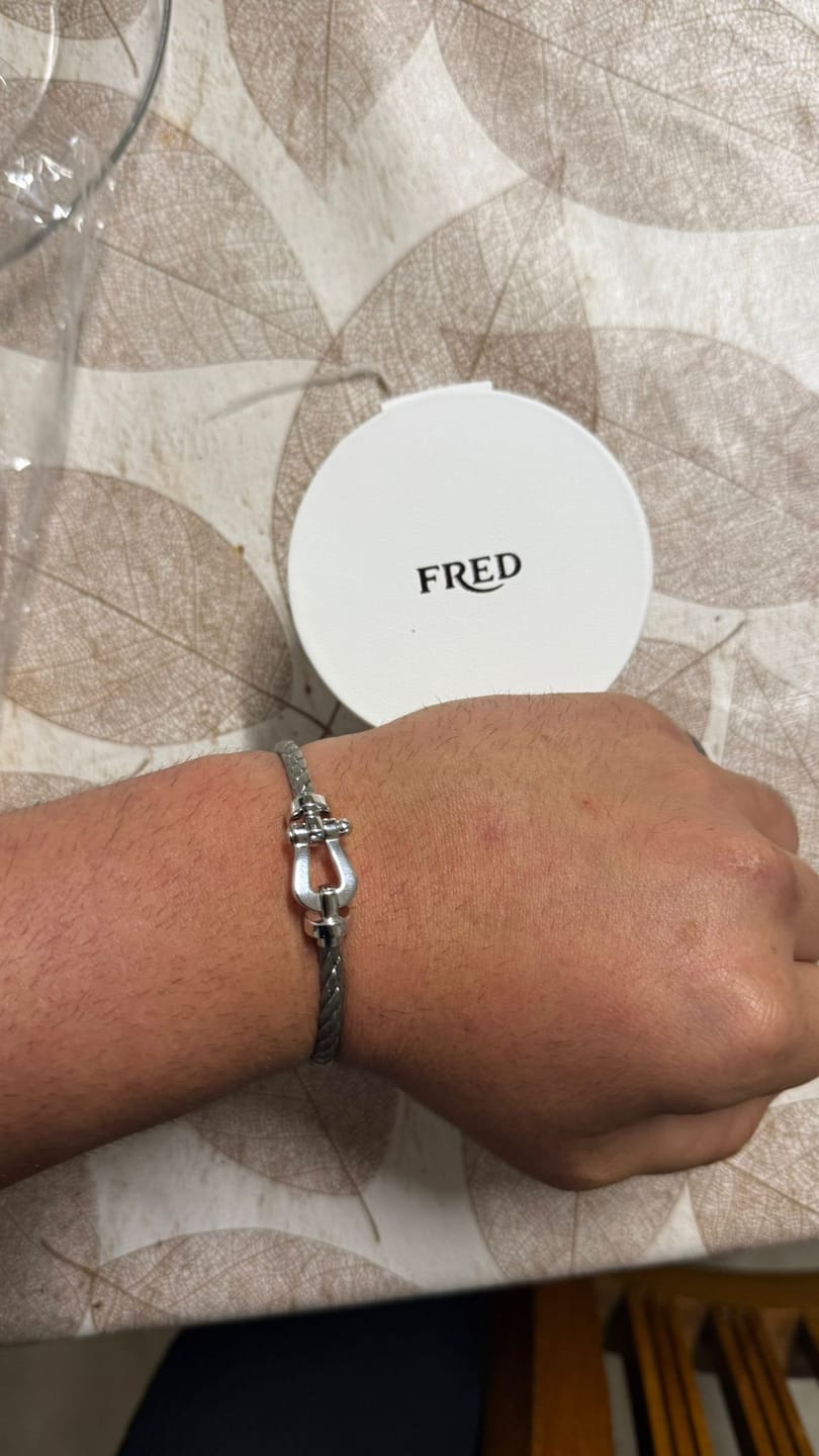 Customer photo review of צמיד יוקרתי עם רצועת מתכת ואבזם בגוון כסף בעיצוב רולאן גארוס - מהדורה מיוחדת