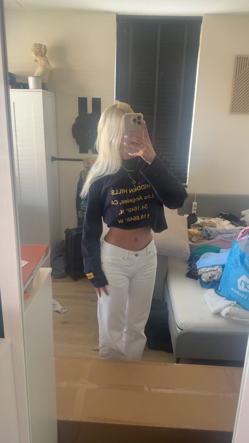 Customer photo review of VINTAGE LOGO LONGSLEEVE T-SHIRT AMBER/NAVY