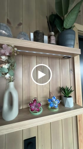 Kundeanmeldelse med video av Hylle med LED-lys natur