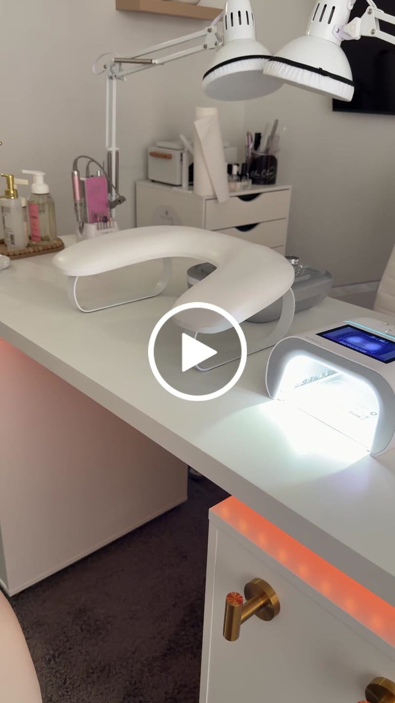 Customer video review of Wireless Keyboard for AI Nail Lamp