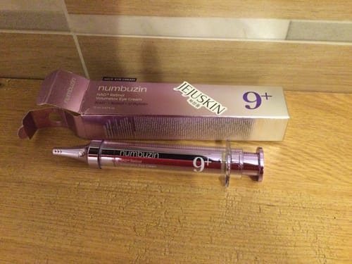 Customer photo review of Numbuzin - Crème contour des yeux anti-âge au rétinol et NAD+ No.9 – 10ml