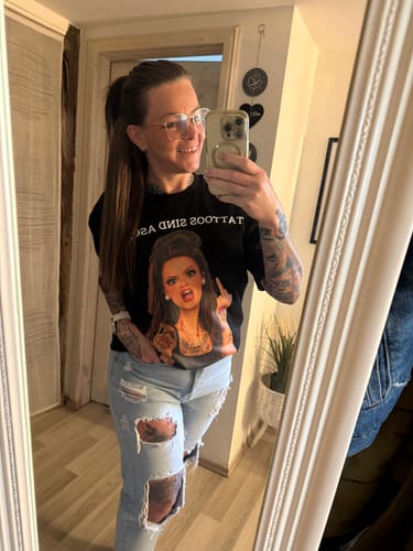 Customer photo review of Barbie (Black-Edition) - Premium Shirt (personalisierbar)