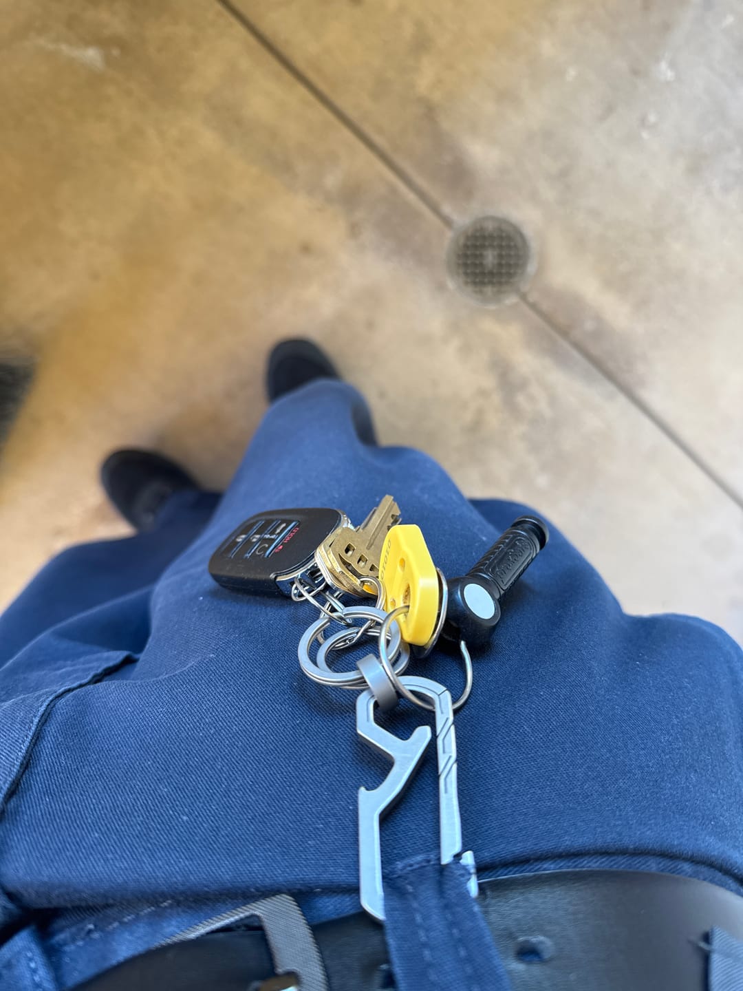 Customer photo review of 80Eighty® Titanium Keychain Clip