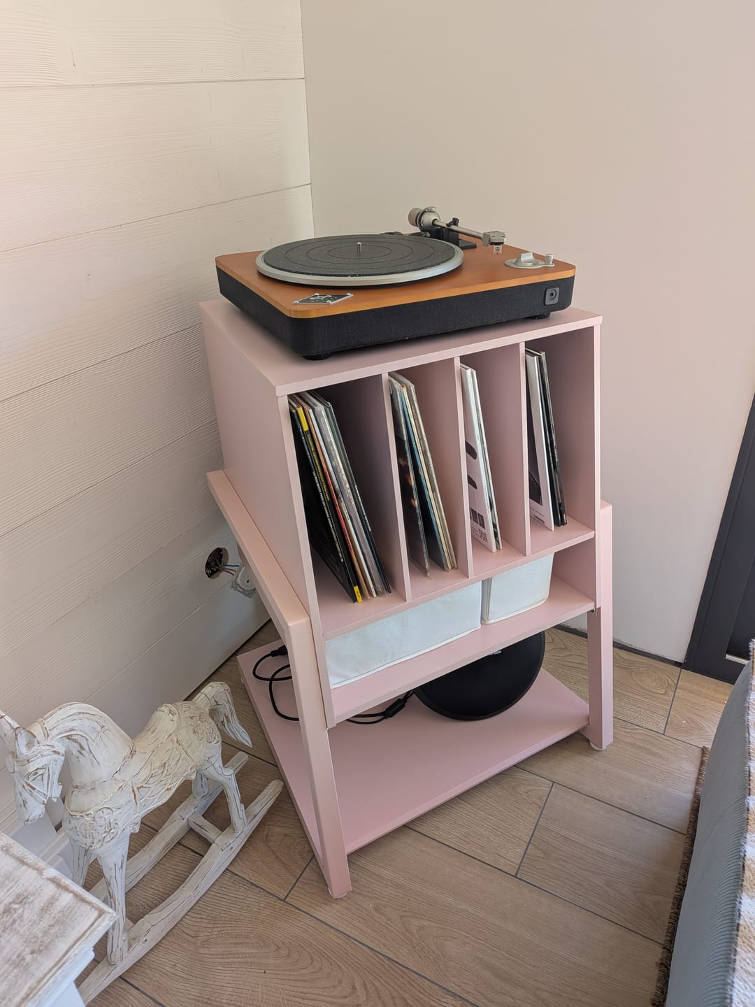 Customer photo review of Eiffel RS05 Record Player Stand