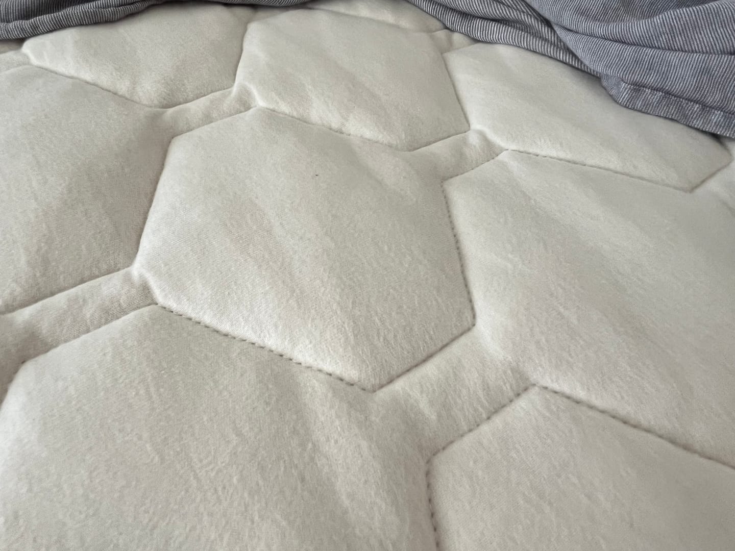 Customer photo review of SLEEP HEXAGON　ホルミシス敷パッド