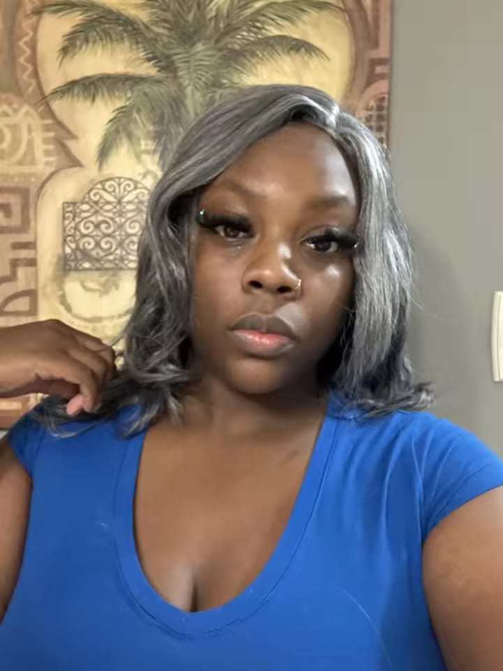 Customer photo review of Luvwin 13x4 Salt & Pepper Casual Wave Glueless Bob Wig 100% Human Hair