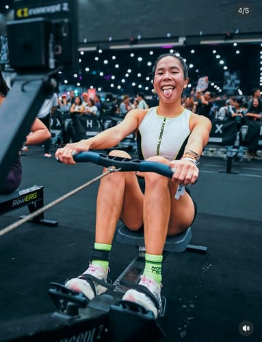 Customer photo review of Velocity Compression Socks - Mid - Flash Yellow