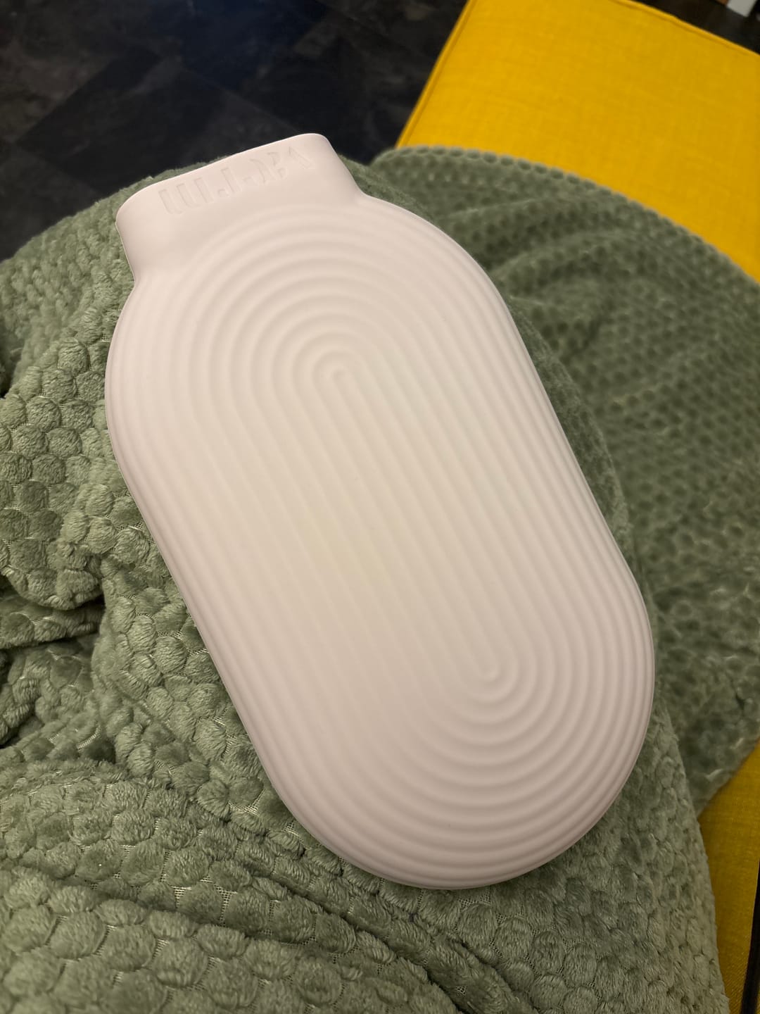 Customer photo review of Vaerm – die erste elektrische Wärmflasche, die sich wie eine echte anfühlt. Kaufen Sie dieses Produkt für ein Leben lang – hergestellt nach deutscher Ingenieurskunst. Auf Sicherheit geprüft und CE-zertifiziert.