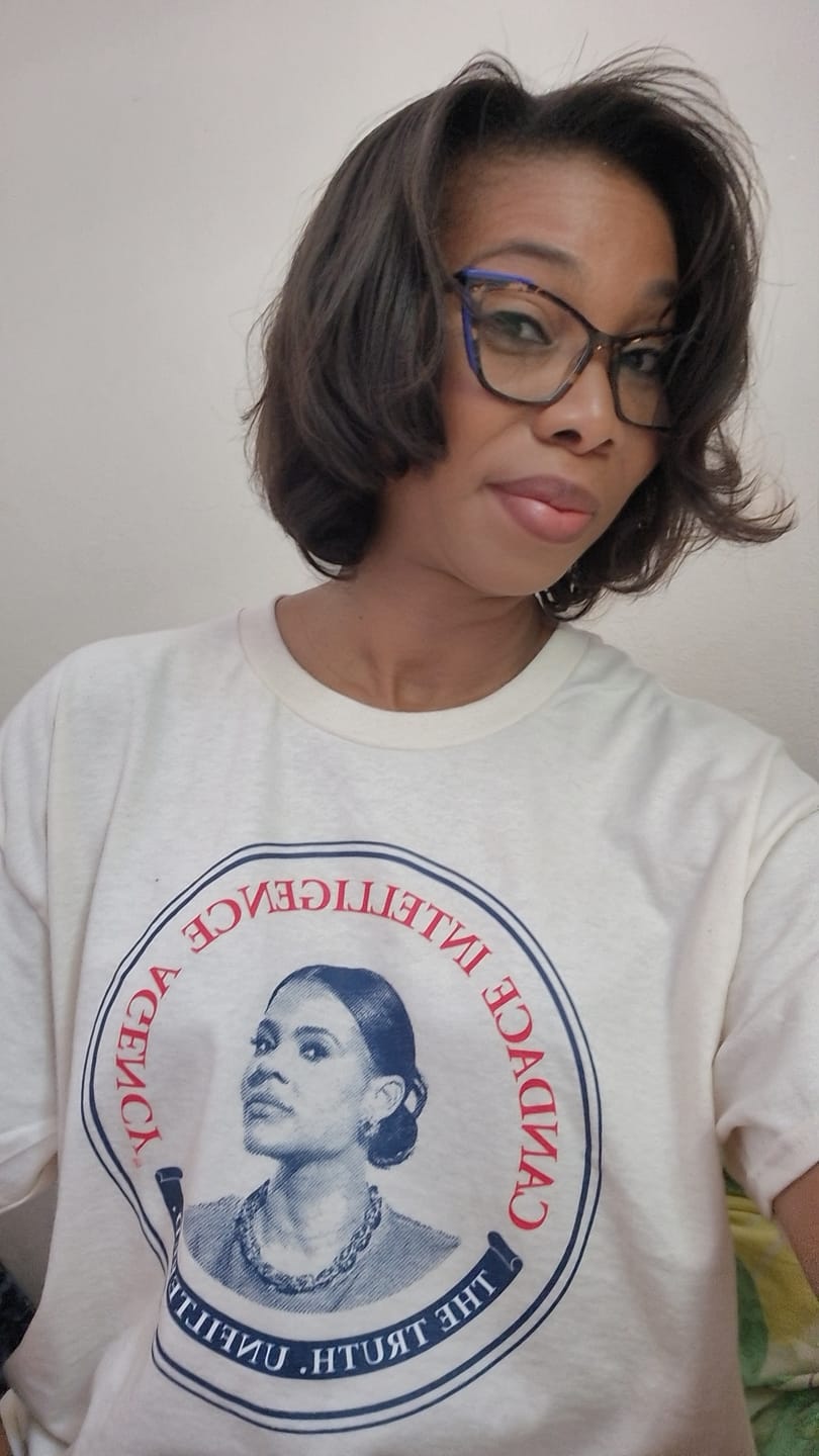 Customer photo review of Candace Intel T-Shirt