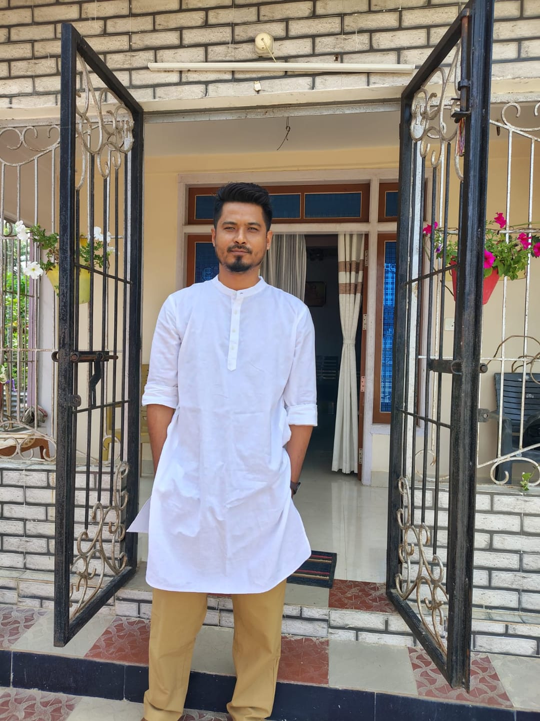 Customer photo review of Men White Airy Linen Long Kurta