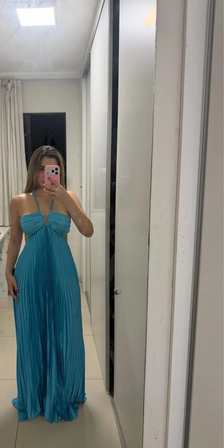 Customer photo review of Lindsay Cutout Pleated Maxi Dress