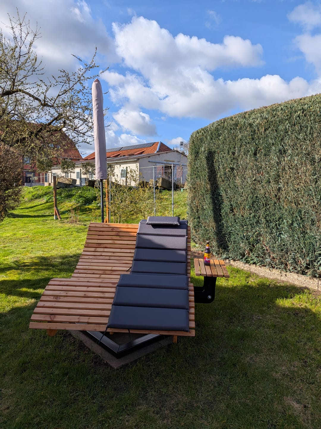 Customer photo review of Armlehne und Ablagetisch für Drehliegen und Waldsofa