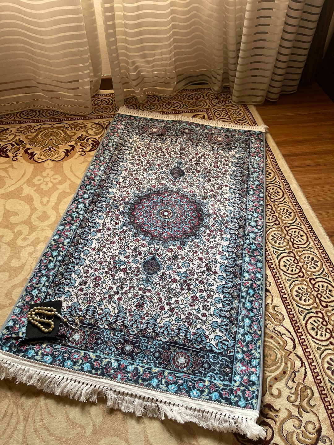 Customer photo review of Skylight Naseej Padded Prayer Mat