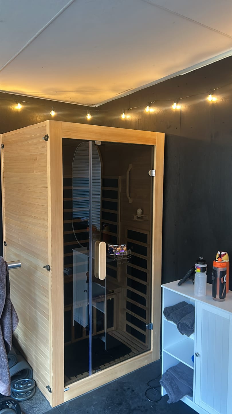 Customer photo review of Kylin Low EMF Carbon Infrared Sauna Room 1 Person H6103 (Floor Heater included)
