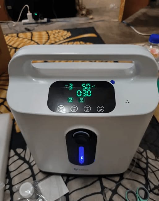 Customer photo review of VARON DF-011 |Continuous Flow Home-Use 1-8L/Min Oxygen Concentrator