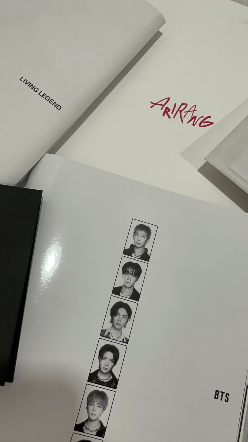 Customer photo review of BTS - ARIRANG 5TH ALBUM LIVING LEGEND VER