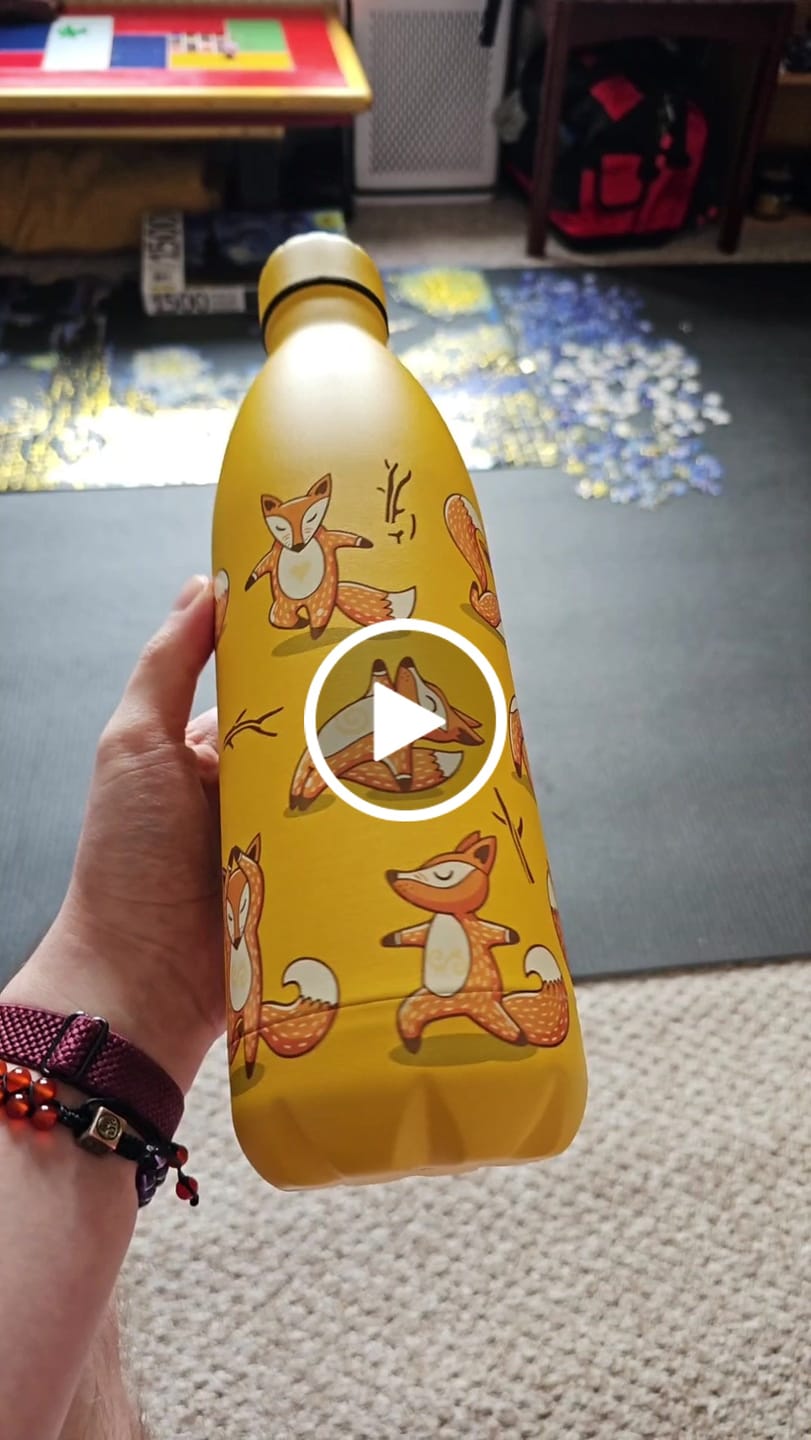 Customer video review of Original Fox Water Bottle - Fox Yoga Pattern