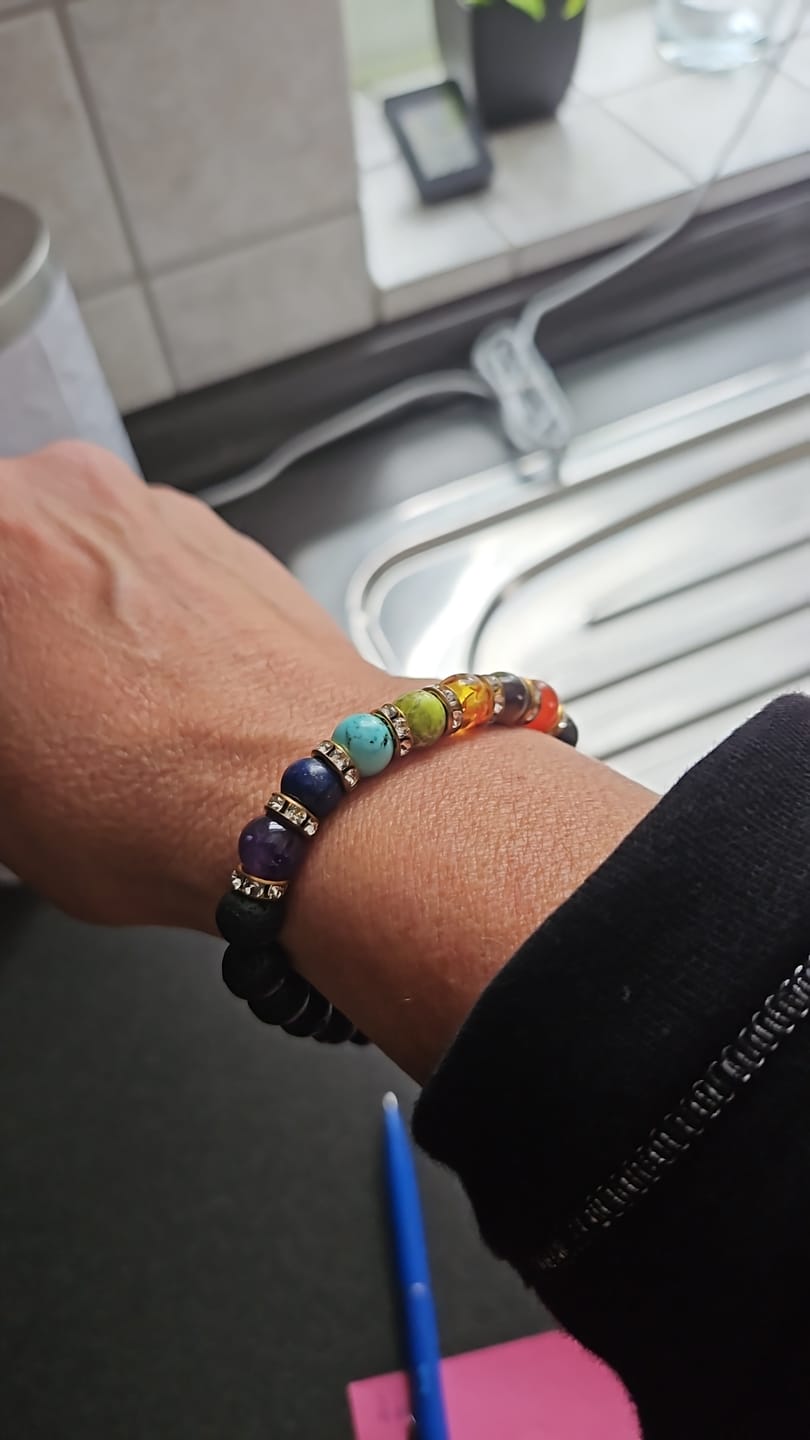 Customer photo review of 7 Chakren Lava Armband