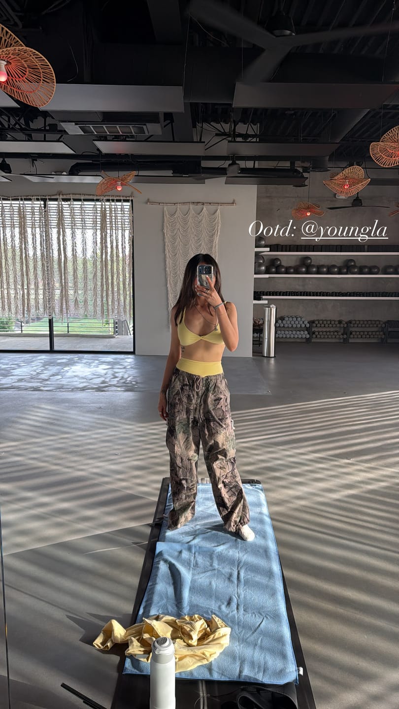 Customer photo review of W283 Off-Duty pants
