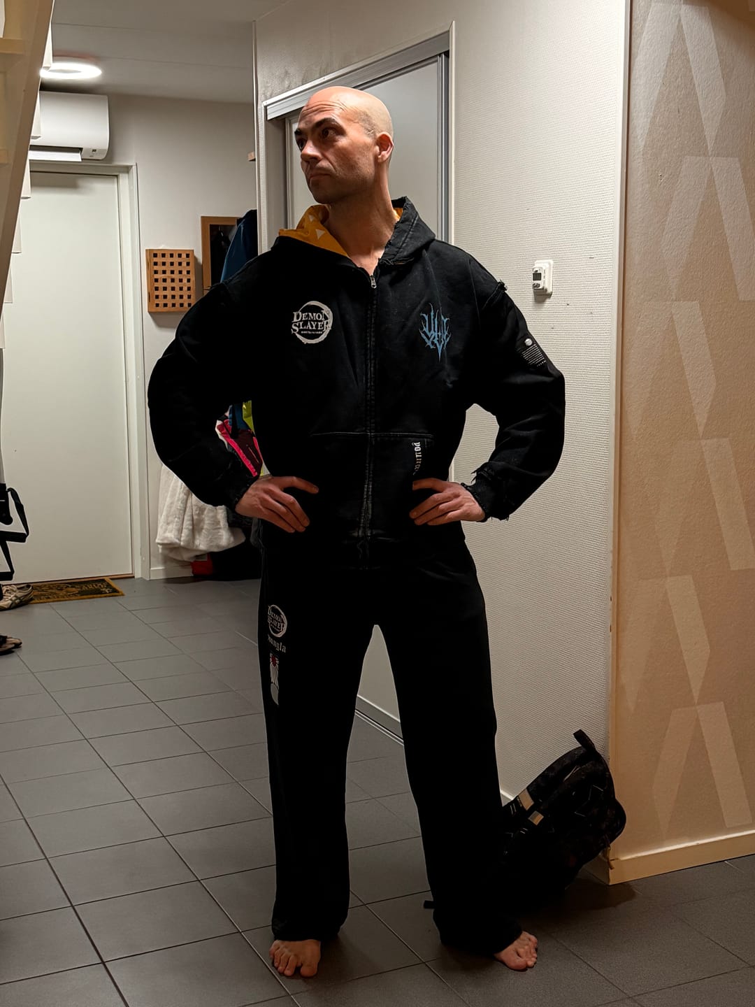 Customer photo review of 5195 - Demon Slayer: Kimetsu no Yaiba - Zip-ups