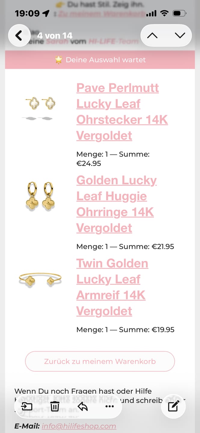 Customer photo review of Pave Perlmutt Lucky Leaf Ohrstecker 14K Vergoldet