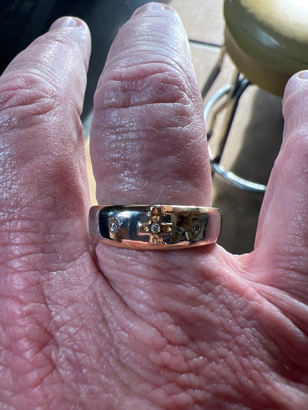 Customer photo review of FREE Today: Modern Style Two-tone Gold Cross Alloy Ring-With God All Things Are Possible