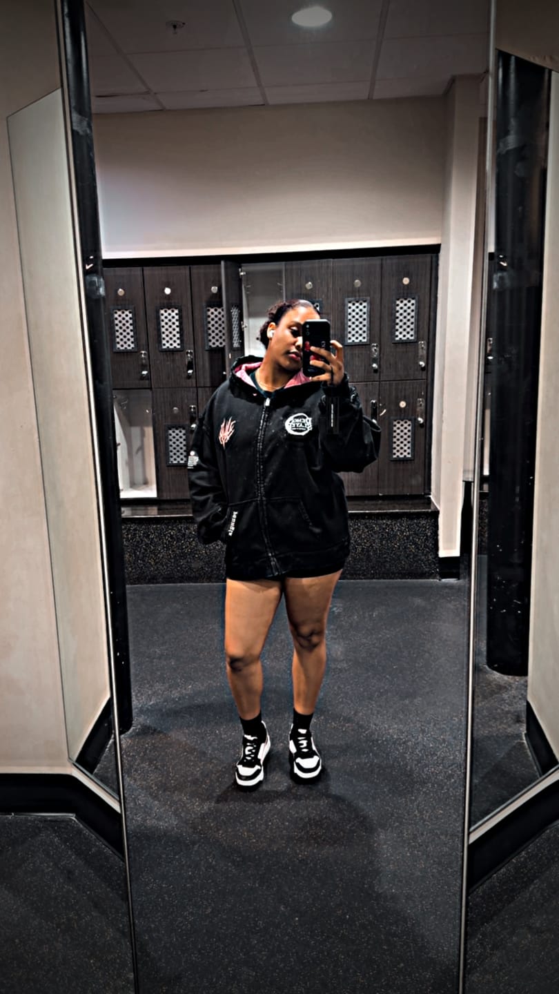 Customer photo review of 5195 - Demon Slayer: Kimetsu no Yaiba - Zip-ups