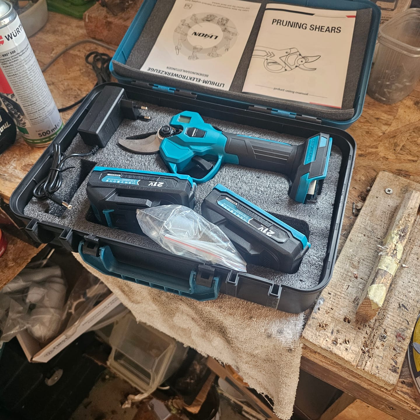 Customer photo review of YOFIDRA 8" Brushless Chainsaw + 32mm Pruner Set, Telescoping Pole
