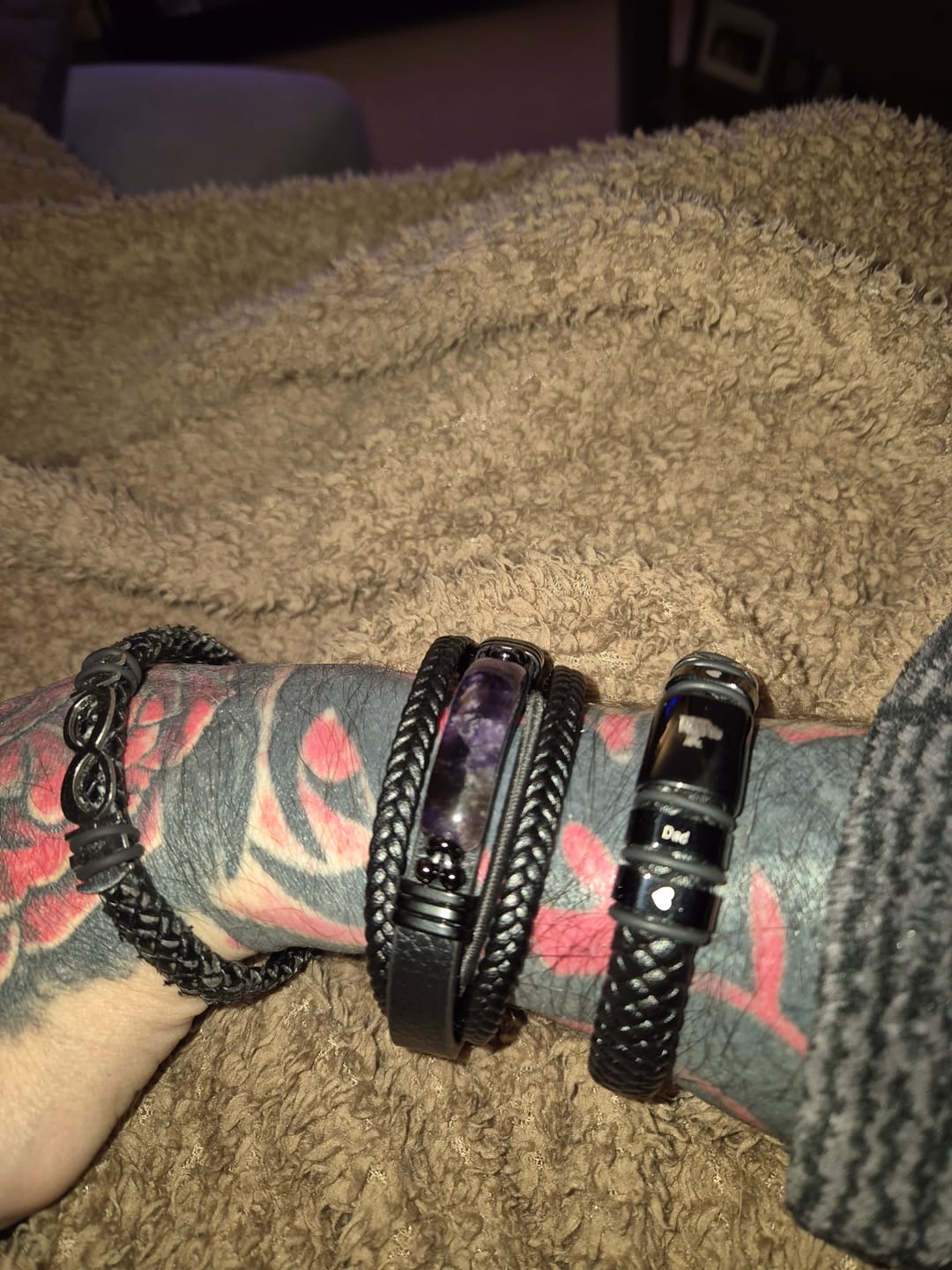 Customer photo review of Buddha Stones Hematite Lazurite Lapis Lazuli Black Glitter Stone Pink Crystal Titanium Steel Leather Strengthen Bracelet