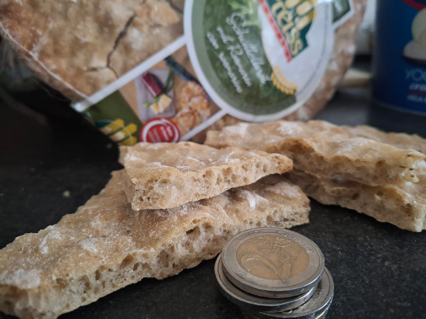 Customer photo review of Handgeschütteltes Schüttelbrot mit Rosmarin, Roggenmisch-Fladenbrot - Preiss