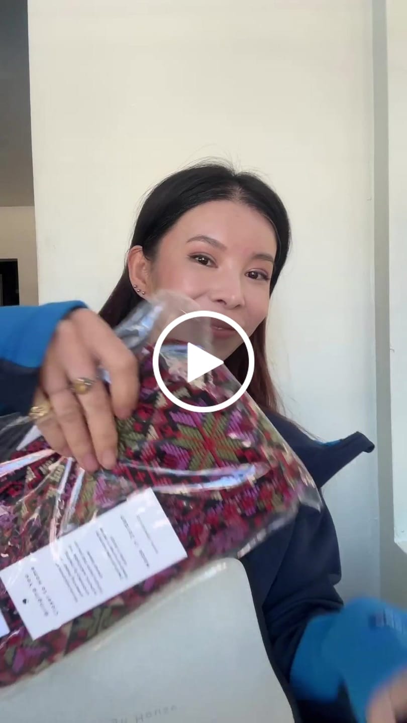 Customer video review of Embroidered Baguette Bag