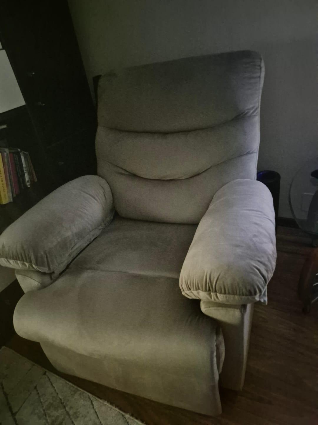Customer photo review of Fotoliu cu recliner DRAGER, bej/negru, stofa catifelata/metal, 88x90/160x105 cm