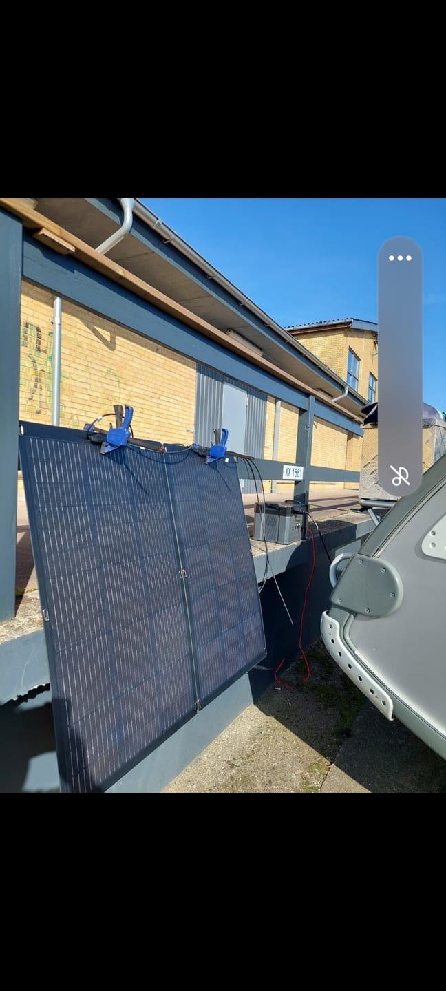 Customer photo review of ALLPOWERS SF100 Flexible Solar Panel 100W