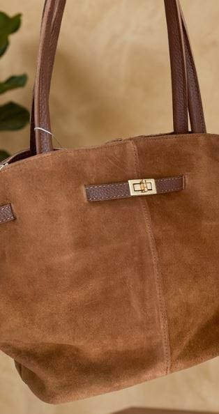 Customer photo review of Vivienne | Hakiki Süet Deri Çanta