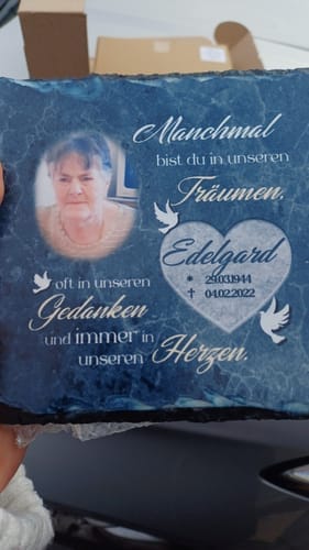 Customer photo review of In unseren Herzen - Personalisierte Schiefertafel