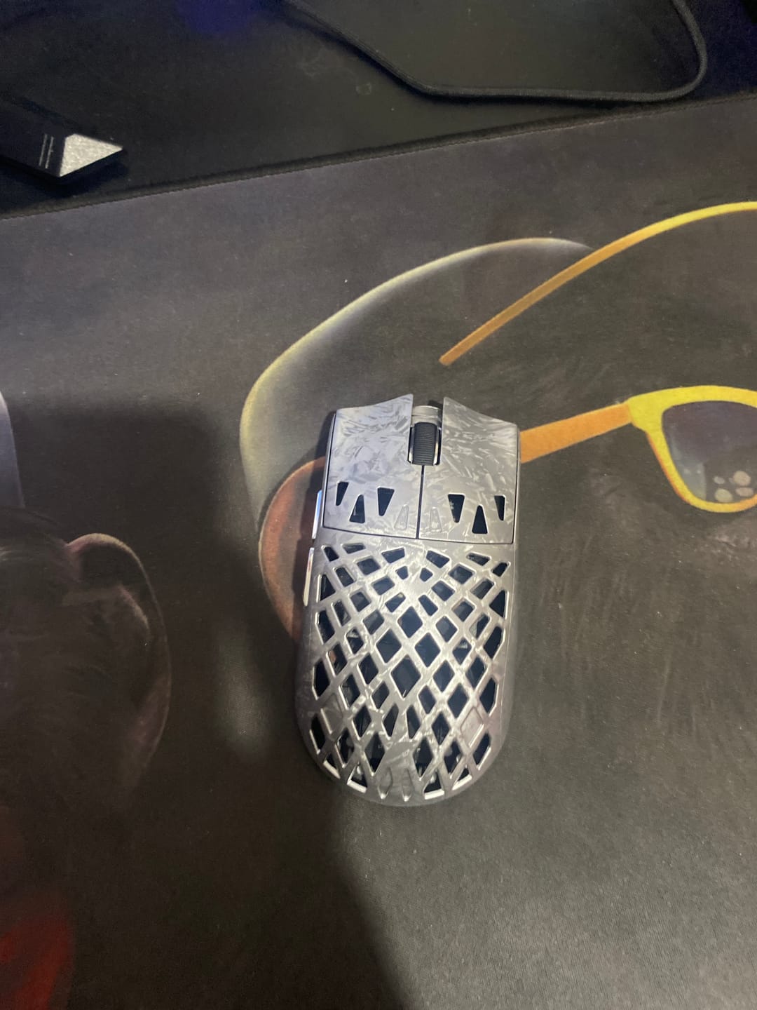 Customer photo review of ATK Blazing Sky Ghost Karbon Fiber Wireless Mouse