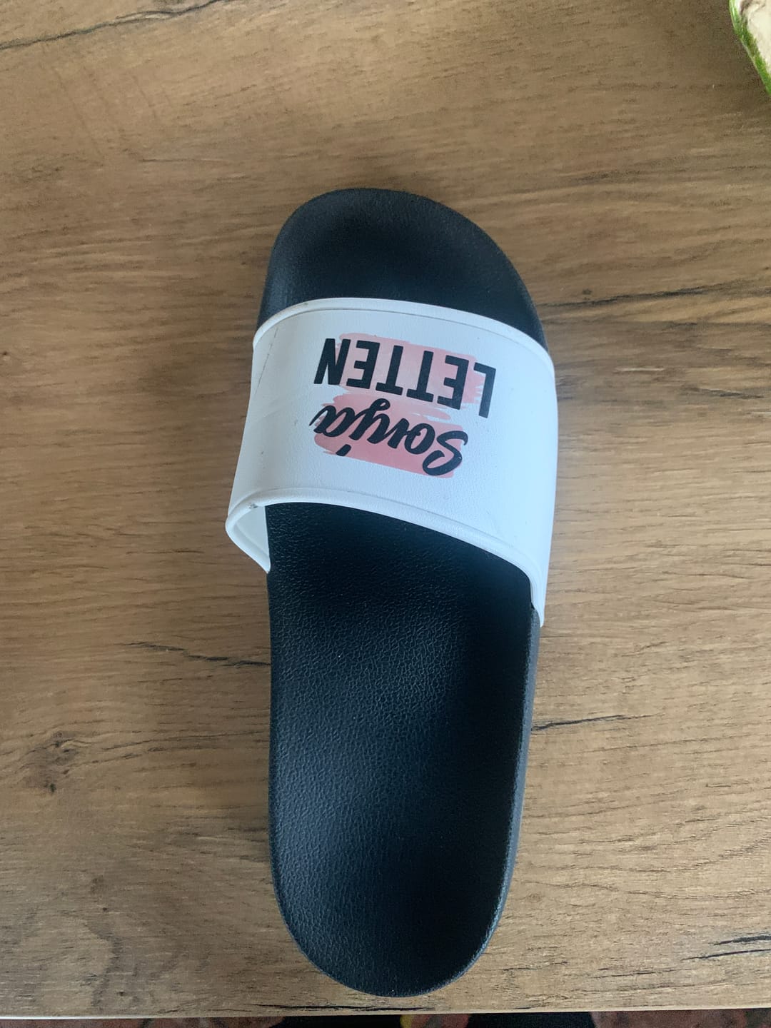 Customer photo review of Deine Letten - Personalisierte Badeschlappen mit Name